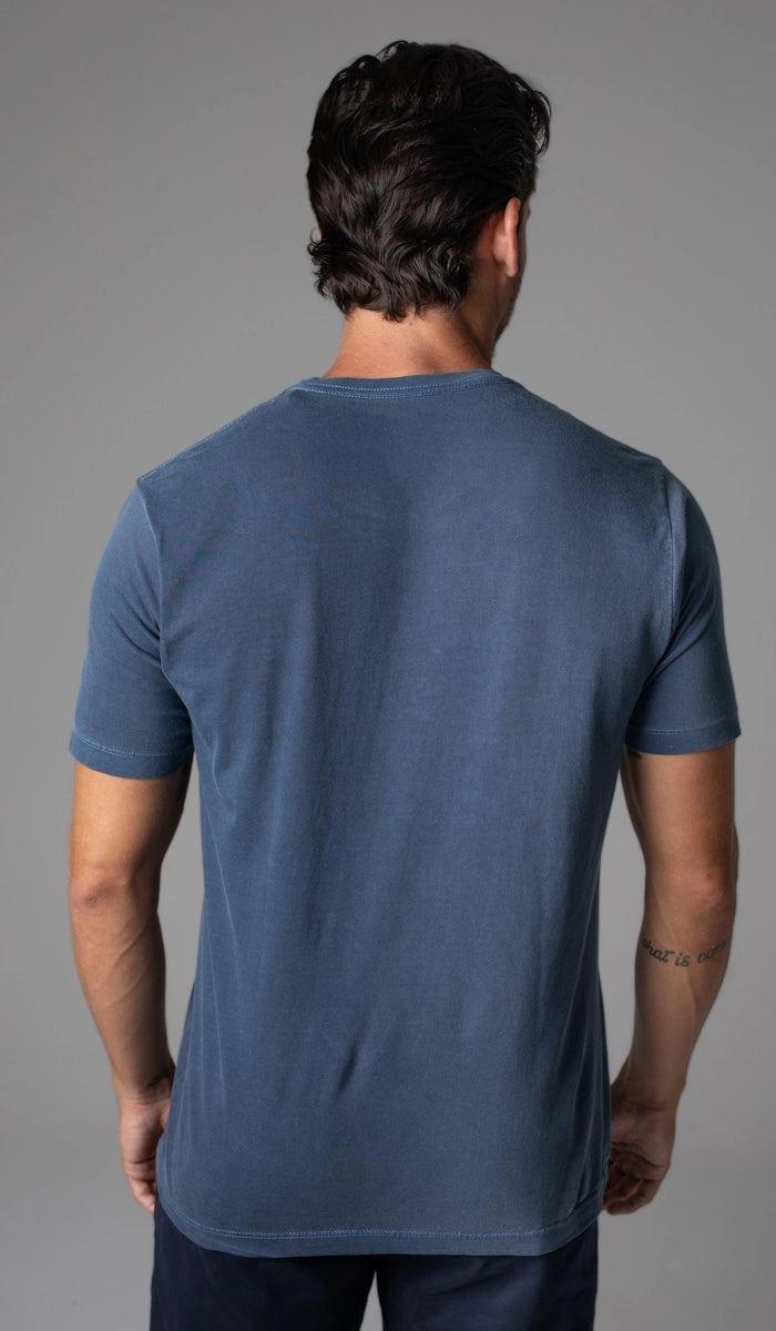 T-Shirt Manga Curta Gola Careca Tinturada Com Bordado